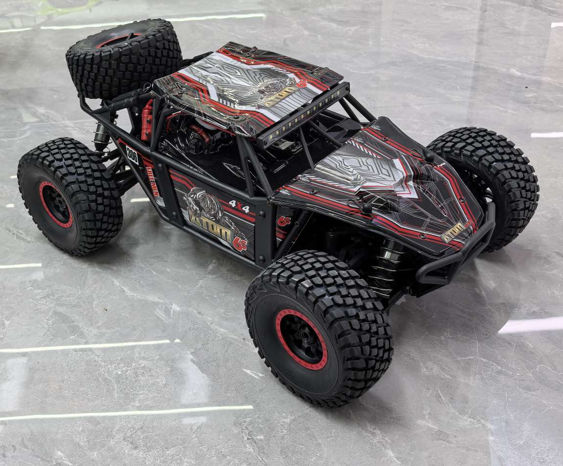 FS Feishen ATOM 1:8RC remote Control 6S Desert Card Brushless waterproof four-wheel drive violent racing high-speed off-road vehicle Application Scenario
