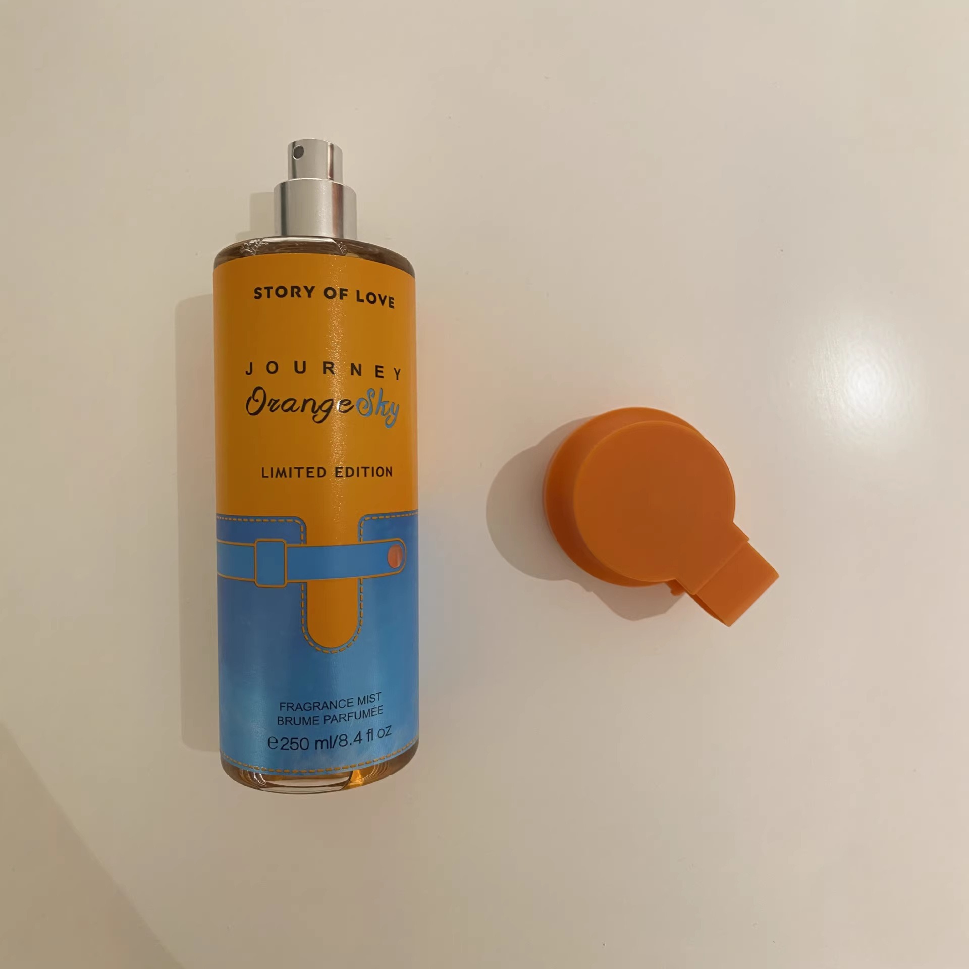 عطر السيدات عبر الحدود في الشرق الأوسط هو عطر دائم من العطور details Picture