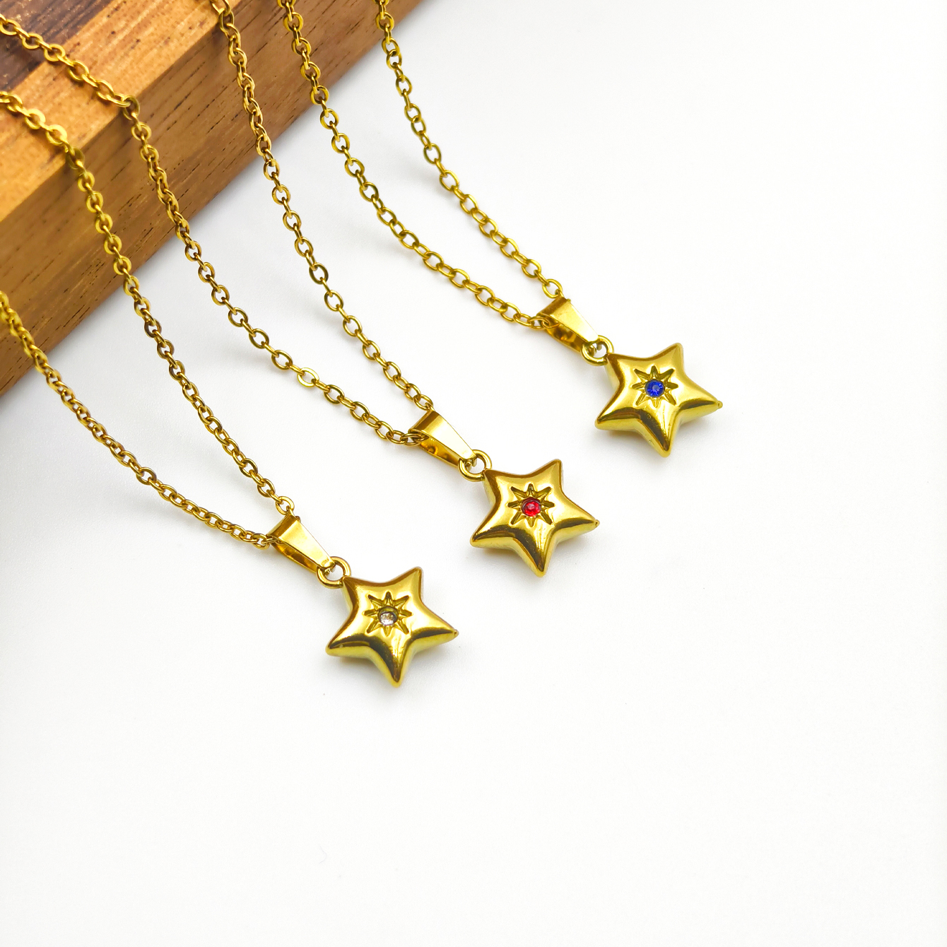 النجوم الذهبية مصنوعة من الفولاذ غير القابل للصدأ Item Picture