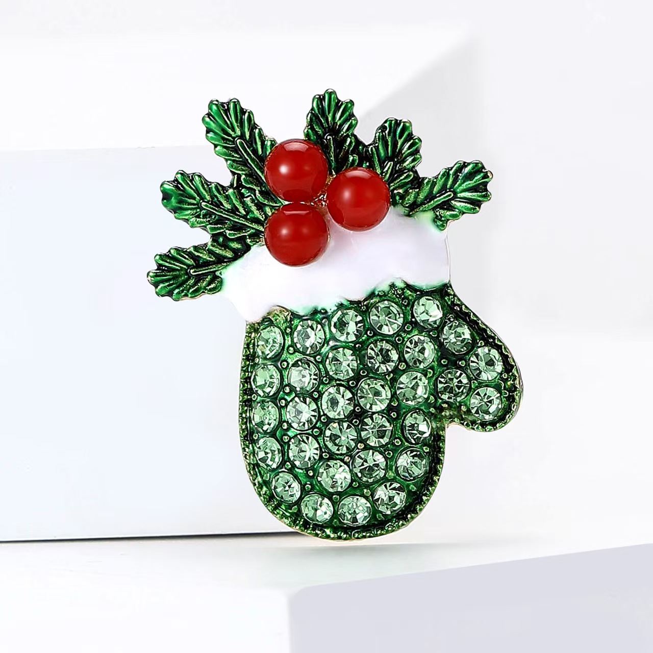 New European and American Christmas gloves, brooches, best-selling water diamonds, hand-dripping oil brooches, suits, overcoats, clothing accessories Specification image