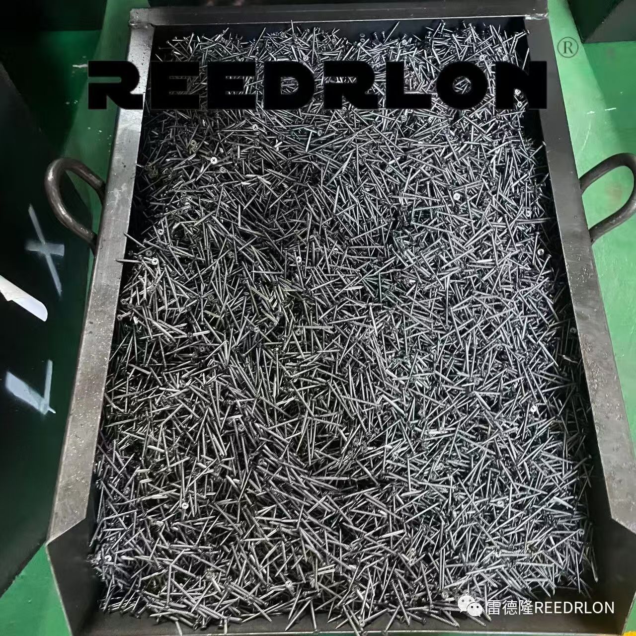 Silver galvanized fiberboard special nails are available in a complete range of specifications, rust-proof and durable Item Picture