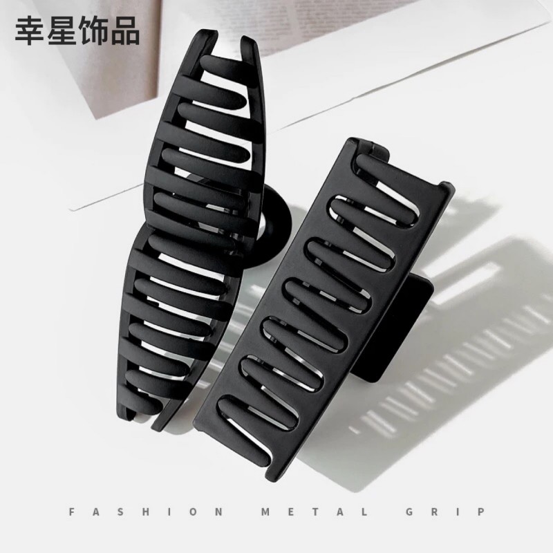 The black hairpin at the back of the head, with a simple and elegant high ponytail, is a fixed hairpin and shark clip headwear Item Picture