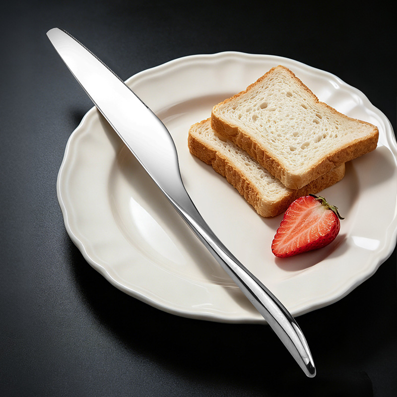 Wholesale of five-piece 304 stainless steel tableware sets for high-end and light luxury hotel Western restaurants, including steak, knife, fork and spoon tableware sets Application Scenario