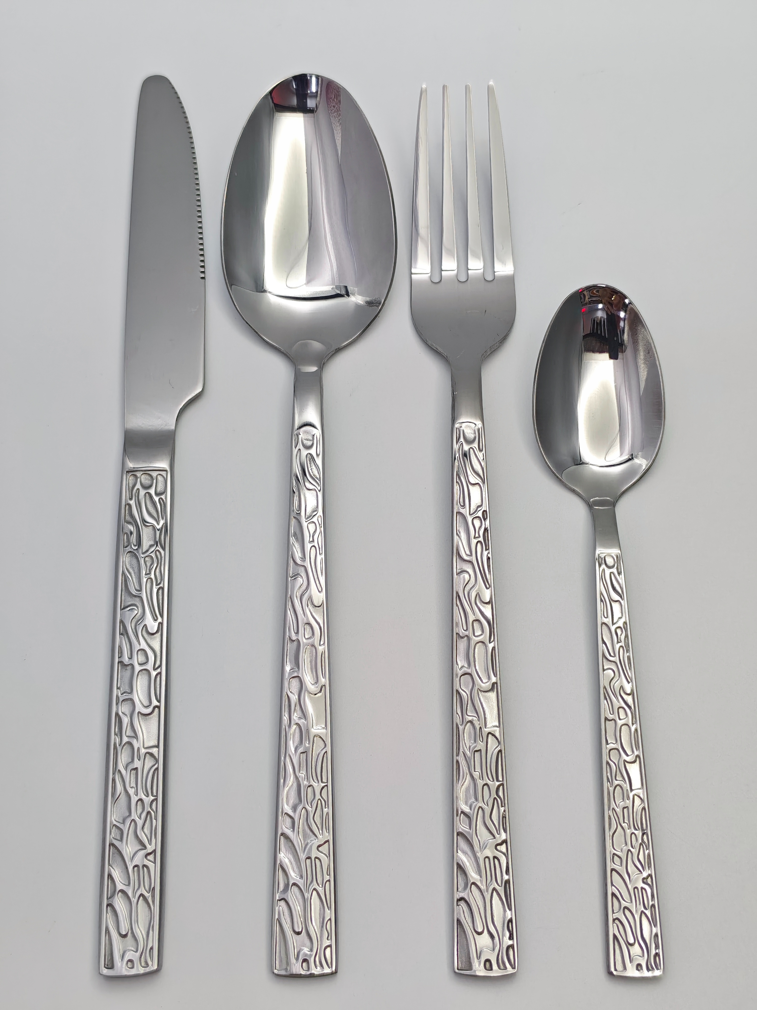 Silver stainless steel knife, fork and spoon five-piece set, including large and small spoons, black 24pieces gift box set Application Scenario