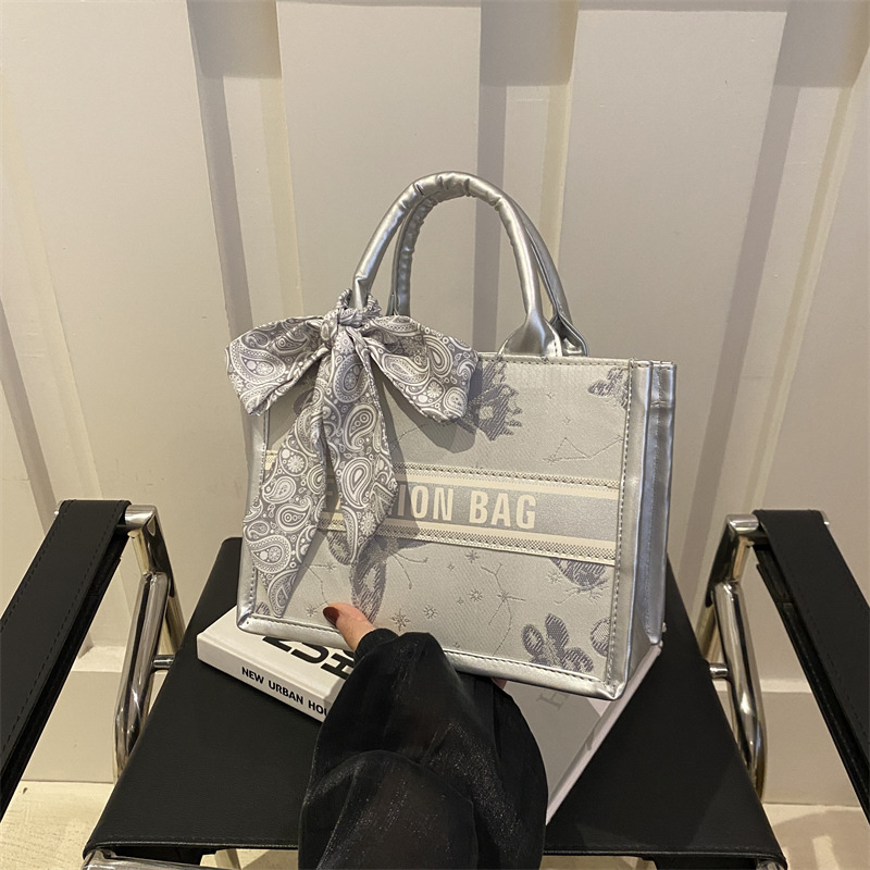 Cross-border bags: Women's summer hand-held large-capacity, high-quality women's bags, embroidered hand-held tote bags, high-quality commuting underarm bags full image