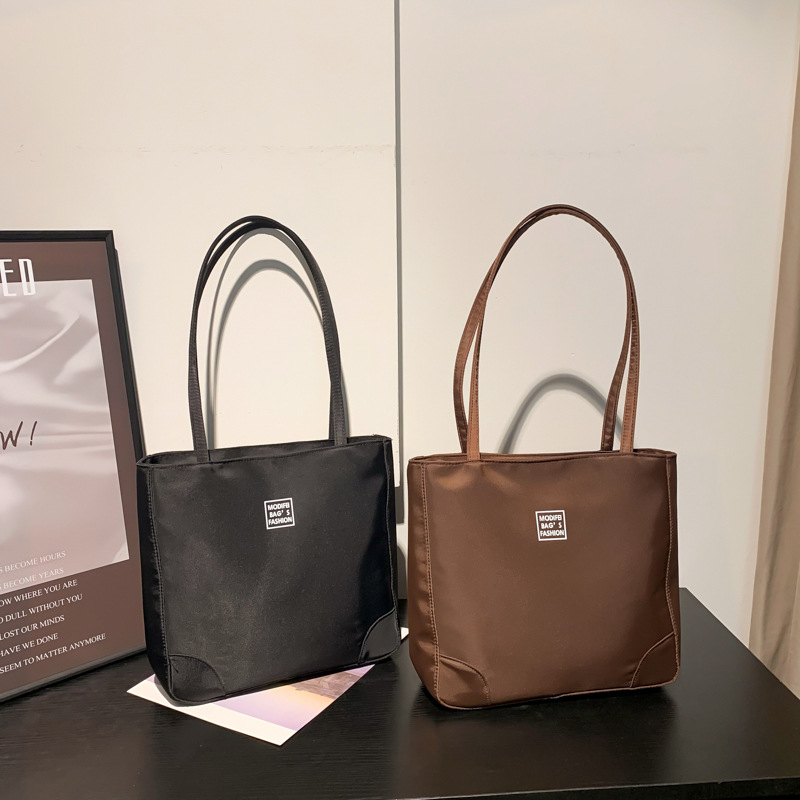 Bag Girl 2022 New large-capacity single-shoulder bag, fashionable and versatile nylon handbag, simple commuting tote bag full image