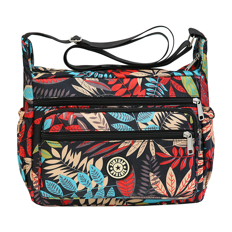 New Oxford fabric women's bag, floral fabric bag, large-capacity single-shoulder crossbody large bag for middle-aged and elderly people, street stall bag, canvas mom bag Item Picture