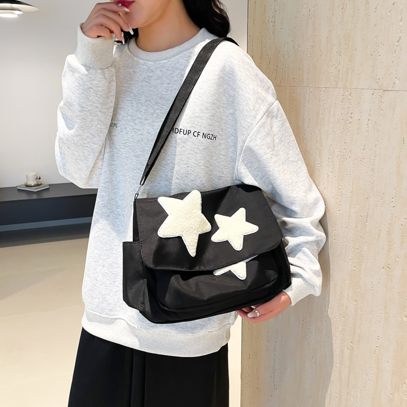 College Style Star Bag, Women's large-capacity five-pointed star canvas bag, student class bag, single-shoulder crossbody bag, tote bag details Picture