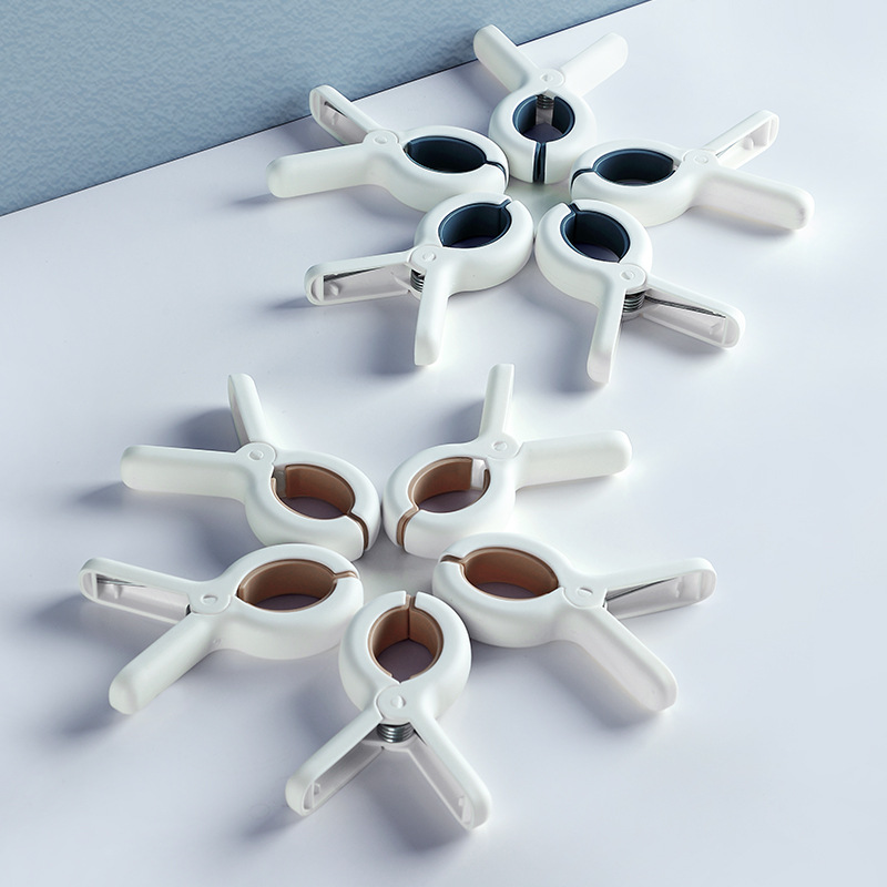 Three sets of bed sheet drying clips, household cotton quilt clips, drying clips, plastic clips, and large windproof bed sheet fixing clips Application Scenario