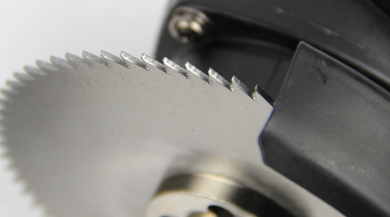 Plastic saw blades, acrylic sheet cutting blades, alloy-free cutting blades, multi-tooth saw blades 80T for machine use Application Scenario