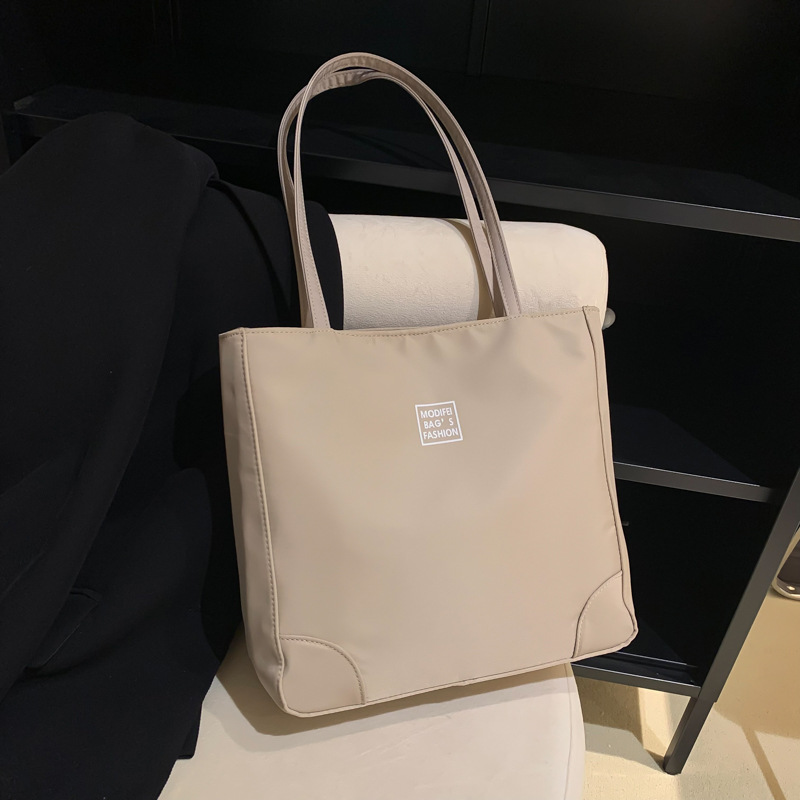 Bag Girl 2022 New large-capacity single-shoulder bag, fashionable and versatile nylon handbag, simple commuting tote bag undefined