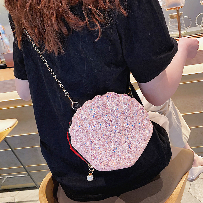 The new women's bag style in 2019 is a trendy, mini and stylish shell bag for women's crossbody details Picture