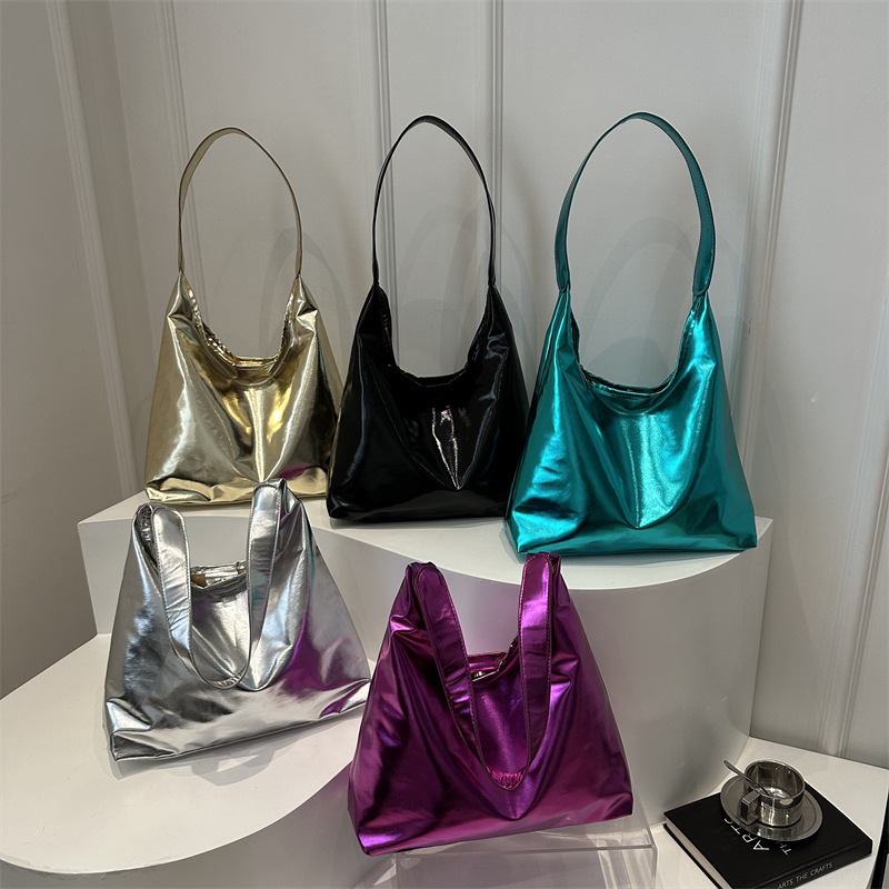 Shiny two-piece underarm women's bag 2024 Autumn new style, fashionable and simple, large-capacity and stylish single-shoulder tote bag Application Scenario