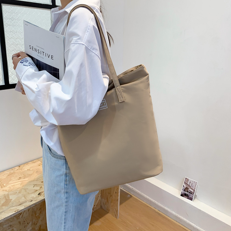Large-capacity women's single-shoulder bag, 2022 new fashionable and simple handbag, Oxford fabric tote bag for commuting to school Specification image