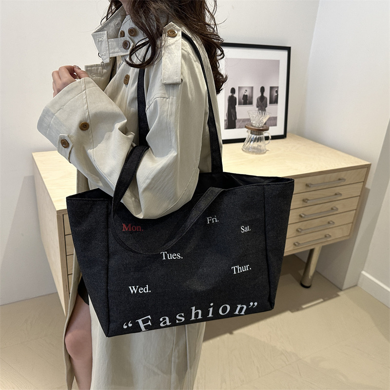 2024 Trendy retro printed denim, niche design, simple single-shoulder bag for women's commuting, fresh and clean, large underarm bag Specification image