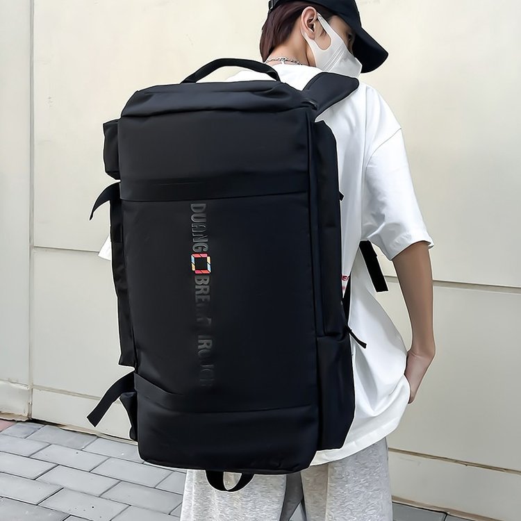 Men's large-capacity multi-functional backpack with dry and wet separation, travel luggage backpack Application Scenario
