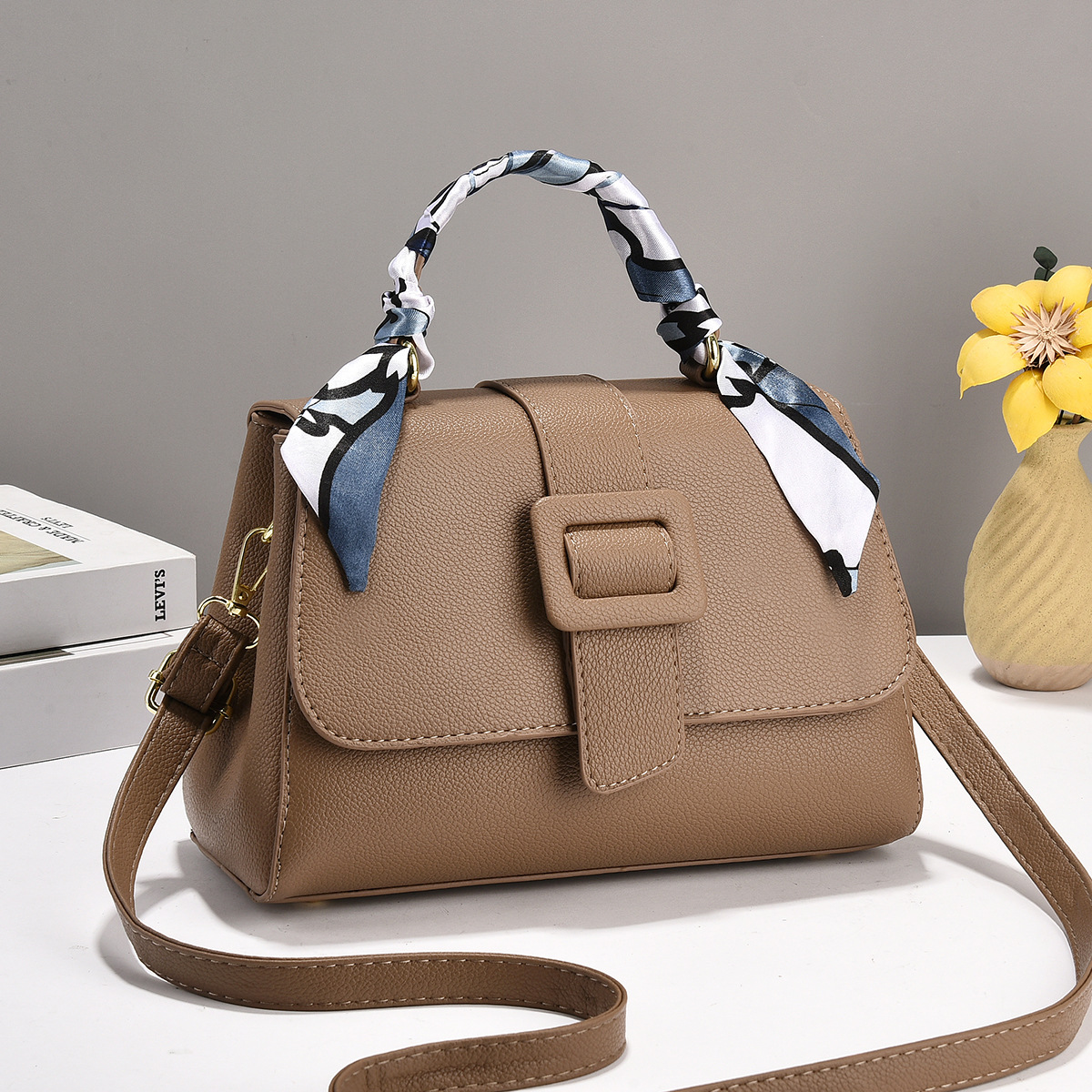 Single-shoulder crossbody bag trend manufacturer Korean style simple crossbody bag, fashionable mom bag, new summer bag for women, fashionable and versatile undefined
