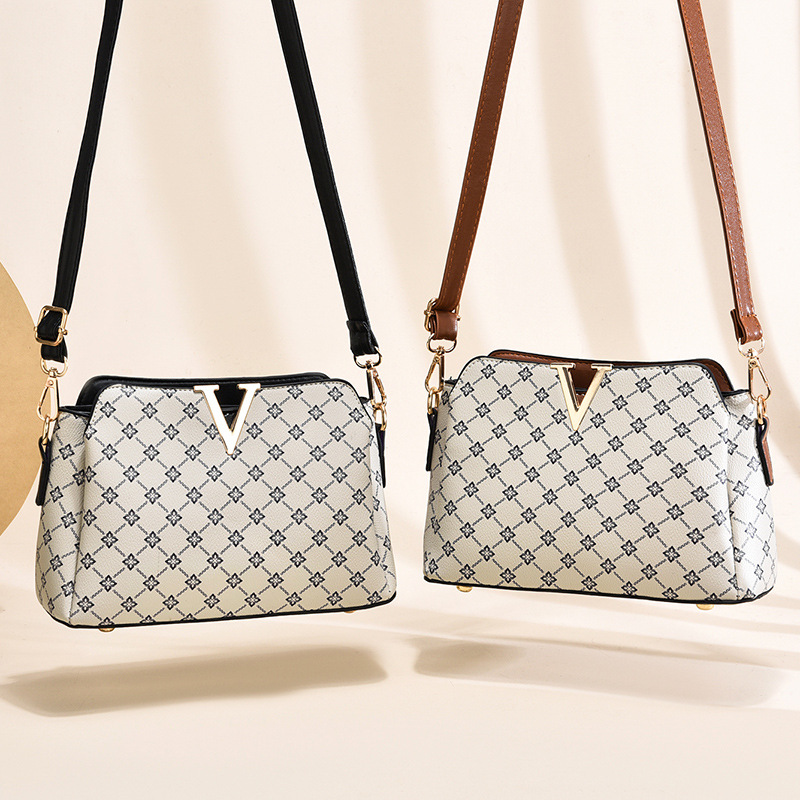 Summer Mini Bag 2022 New Fashion Spring/Summer Instagram versatile women's popular single-shoulder crossbody bag Application Scenario