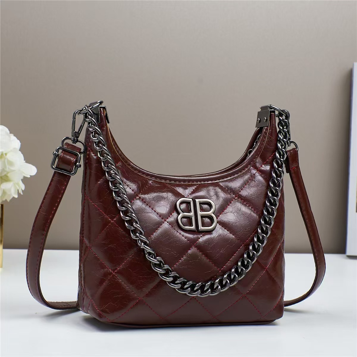 Spring and summer new Korean style simple and versatile single-shoulder crossbody bag, trendy handbag, large bag, elegant, middle-aged women's bag, mom's bag undefined