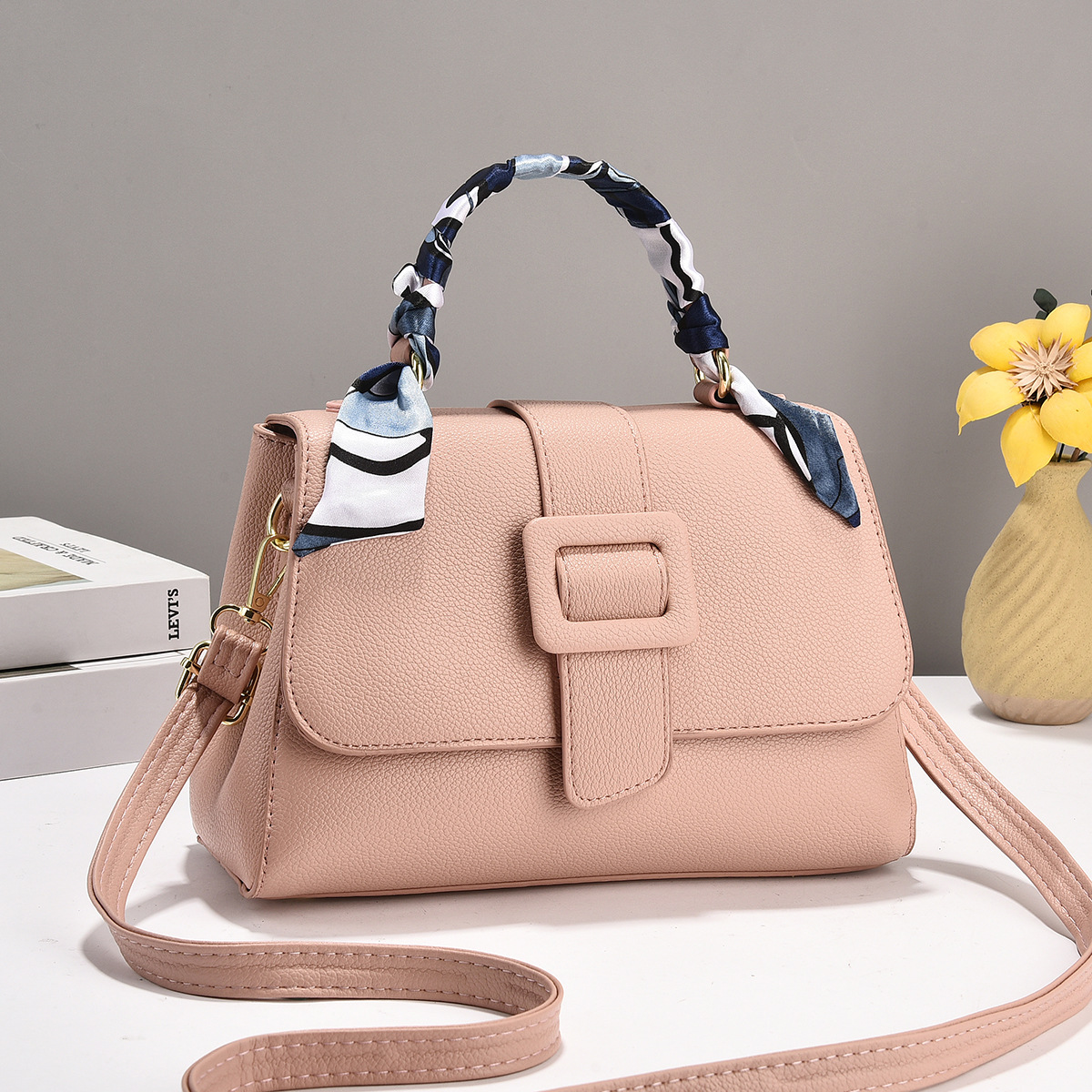 Single-shoulder crossbody bag trend manufacturer Korean style simple crossbody bag, fashionable mom bag, new summer bag for women, fashionable and versatile undefined