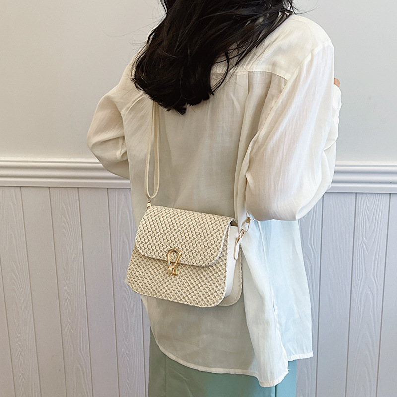 Woven fashion Korean version 2024 Autumn new versatile ins single-shoulder crossbody bag with lock buckle, stylish small square bag for cross-border details Picture