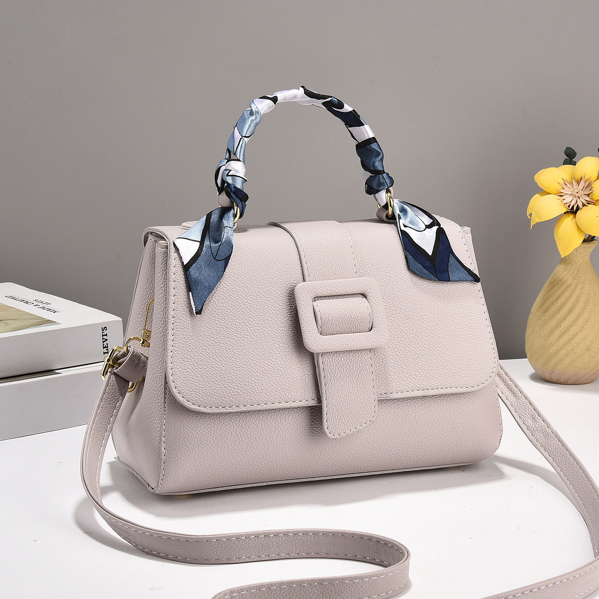 Single-shoulder crossbody bag trend manufacturer Korean style simple crossbody bag, fashionable mom bag, new summer bag for women, fashionable and versatile undefined