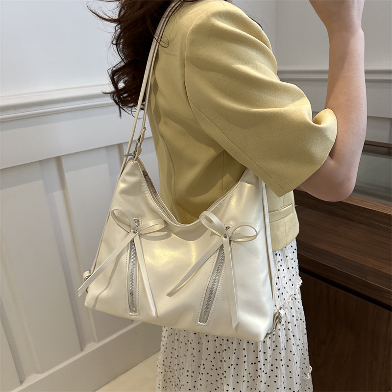 Korean large-capacity tote bag for women 2024 new style, fashionable, individual, simple and casual single-shoulder backpack, underarm bag Specification image
