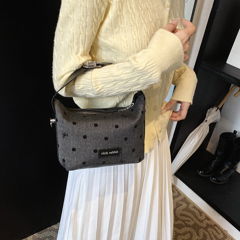 A trendy and versatile pea bag for women, a new Korean style fashionable color-blocking bow single-shoulder bag for commuting crossbody Specification image