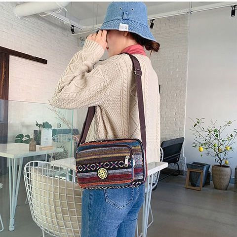 Ethnic style women's bag manufacturer wholesale new fashionable canvas crossbody bags for middle-aged and elderly people with multiple compartments and large capacity single-shoulder bags details Picture