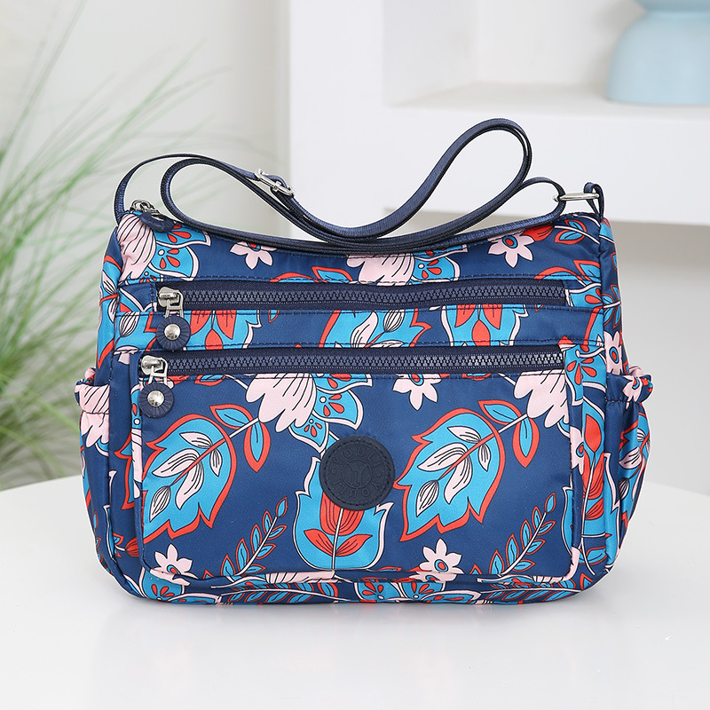 Thickened nylon fabric women's bag, large-capacity single-shoulder crossbody bag, middle-aged mother's bag, lightweight travel backpack undefined