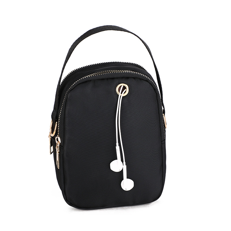 2022 new style nylon crossbody small bag, casual large-capacity hand-held shell bag, single-shoulder phone bag, versatile women's bag Application Scenario