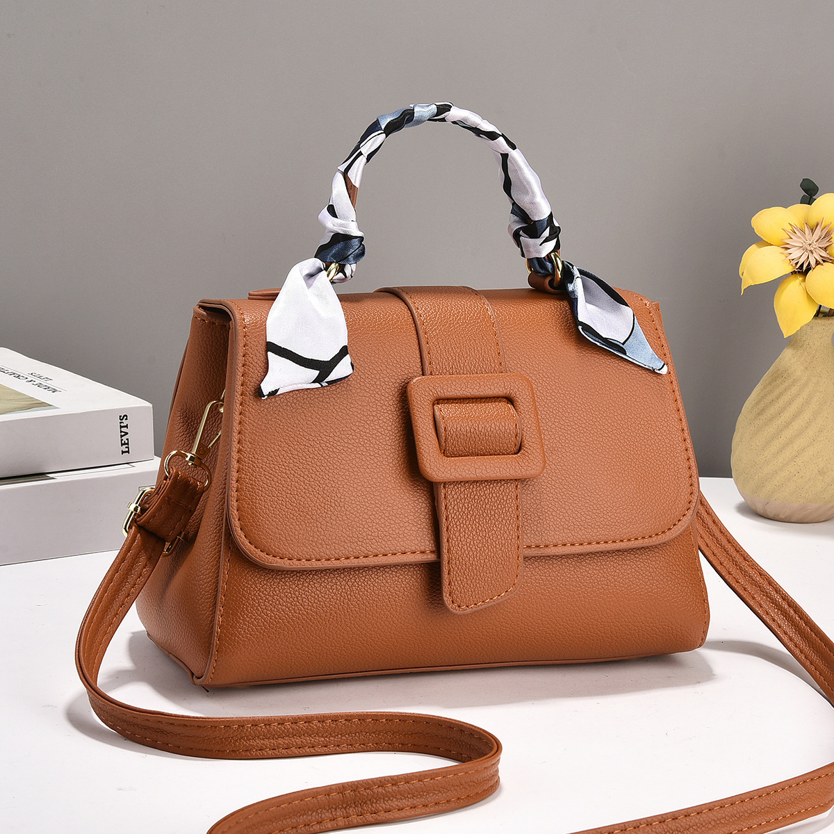 Single-shoulder crossbody bag trend manufacturer Korean style simple crossbody bag, fashionable mom bag, new summer bag for women, fashionable and versatile undefined