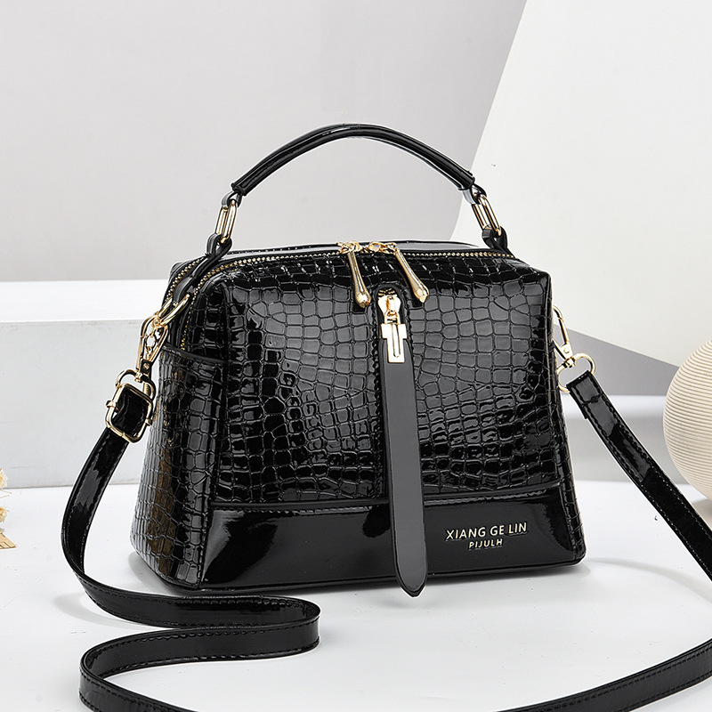 A must-have fashion crossbody bag for women, a versatile summer bag for 2025, a new bestseller from an export manufacturer, a hand-held women's single-shoulder bag undefined