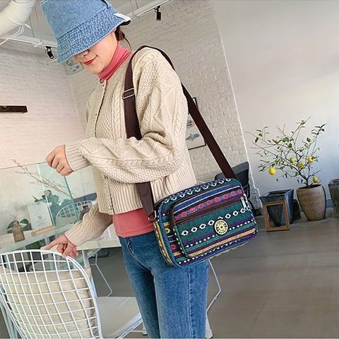 Ethnic style women's bag manufacturer wholesale new fashionable canvas crossbody bags for middle-aged and elderly people with multiple compartments and large capacity single-shoulder bags Application Scenario