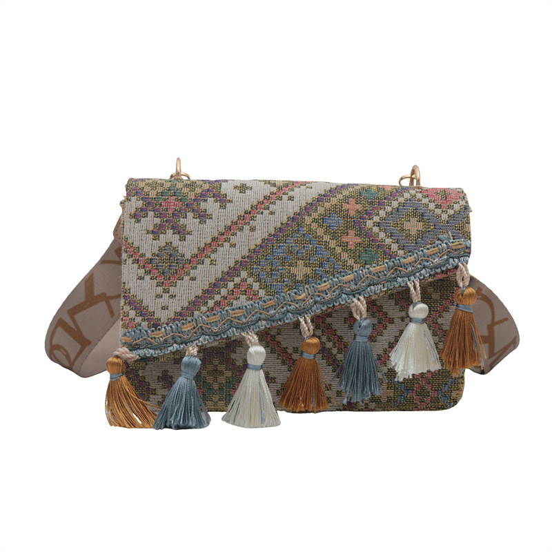 In 2024, a new style of traditional Chinese style with a unique and trendy look, featuring a stylish Su wide shoulder strap and a small square women's bag for a single shoulder and crossbody undefined