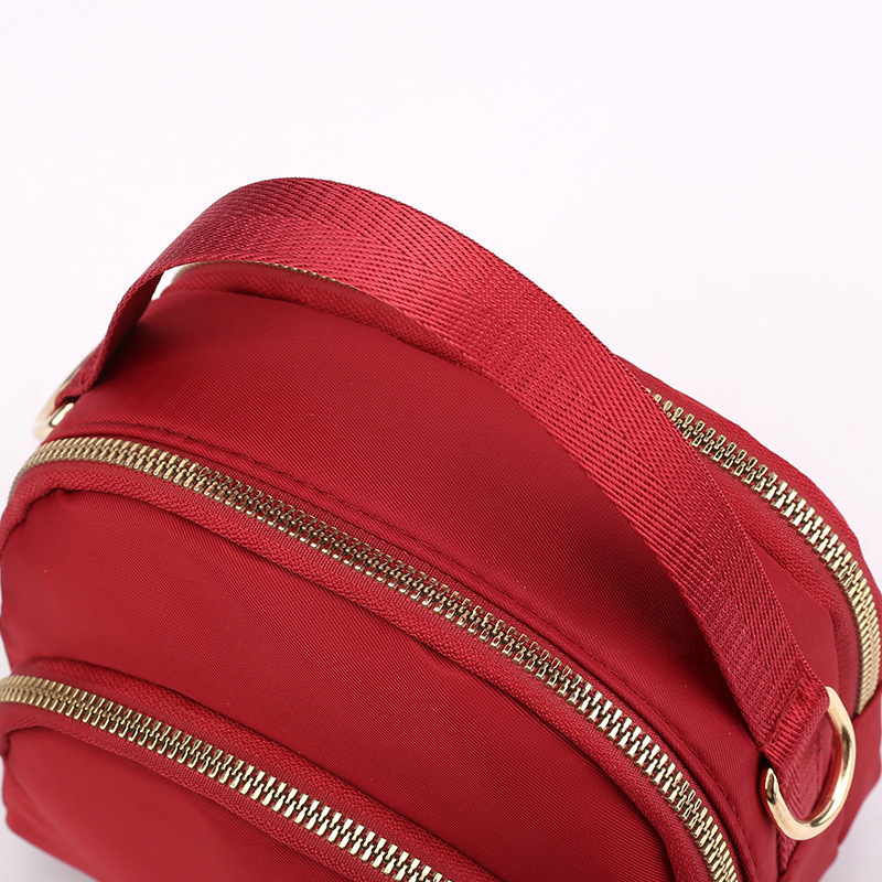 Wholesale of 2022 new women's casual single-shoulder mobile phone bags, lightweight crossbody bags, loose change hand-held shell small bags Application Scenario