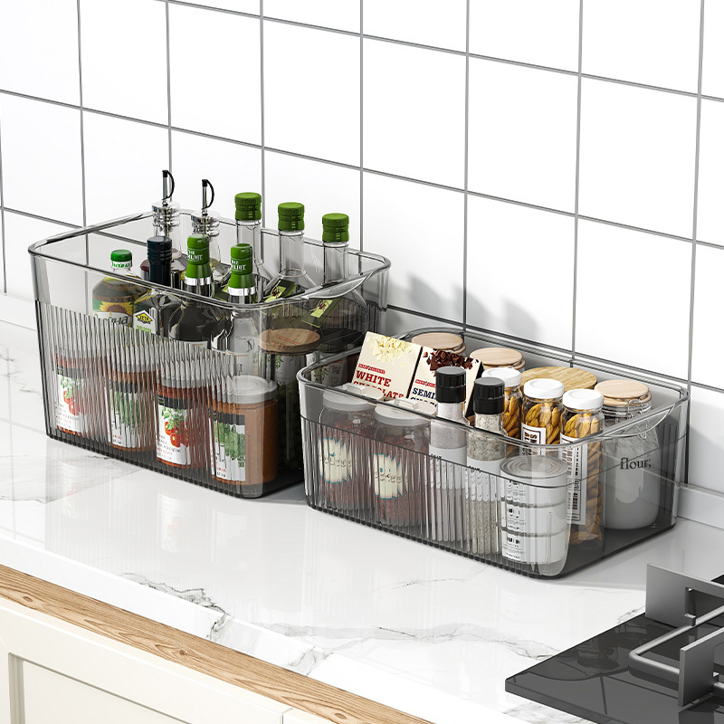 Refrigerator storage box, transparent large-capacity fruit and vegetable storage box, refrigerated and frozen water draining and preservation box, organizing box Application Scenario