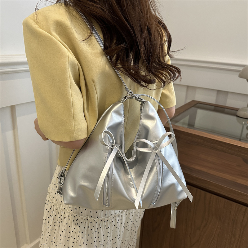 Korean large-capacity tote bag for women 2024 new style, fashionable, individual, simple and casual single-shoulder backpack, underarm bag full image