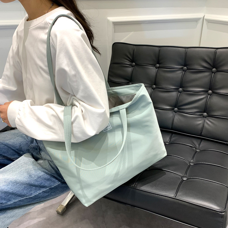 Large-capacity, simple women's bags, canvas handbags, large bags, trendy 2022 new style, elegant single-shoulder bags, tote bags Application Scenario