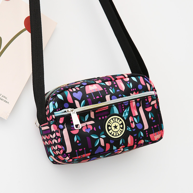 Wholesale of new bags: Women's Oxford cloth single-shoulder crossbody bags, middle-aged and elderly floral cloth small bags, loose change mobile phone bags, and street stall bags Specification image