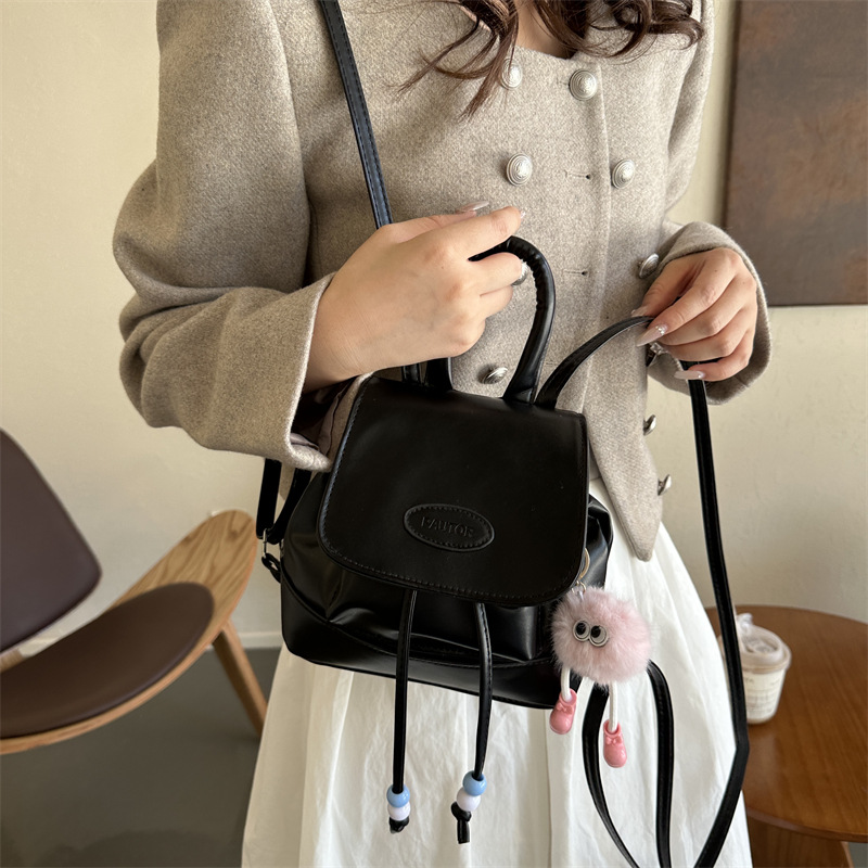 Fashionable and simple casual bag 2023 autumn/winter women's commuting quality backpack, stylish women's commuting crossbody bag details Picture