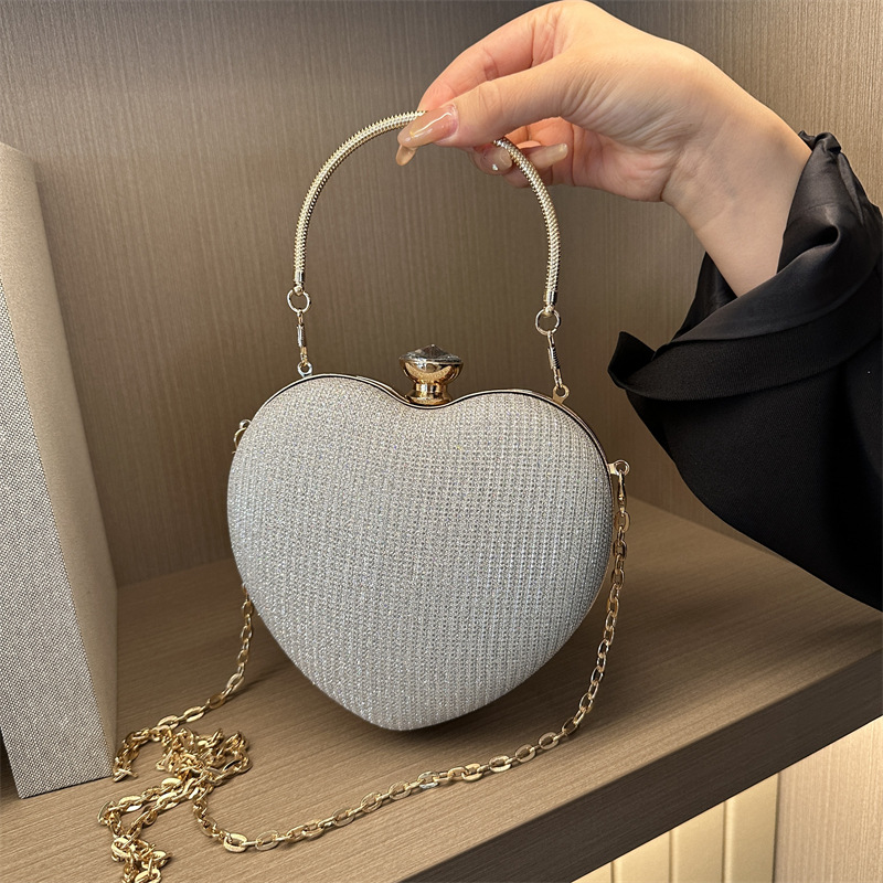 2024 New style bag: Exquisite heart-shaped small red envelope, shiny chain bag, single-shoulder crossbody Instagram handbag
