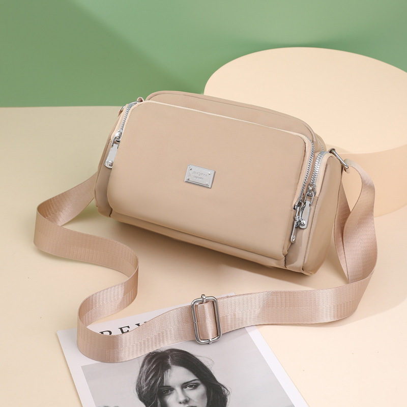 New casual, trendy and simple women's bag, Korean-style fashionable small square bag, single-shoulder crossbody bag, versatile and high-end quality bag for women details Picture