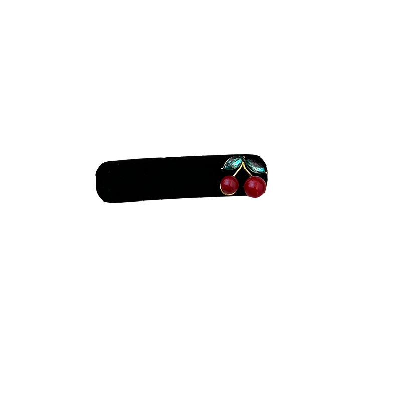 Stylish cherry French red velvet hair band, festive retro, light luxury, high-end, niche design new hair clip and hair accessory Item Picture