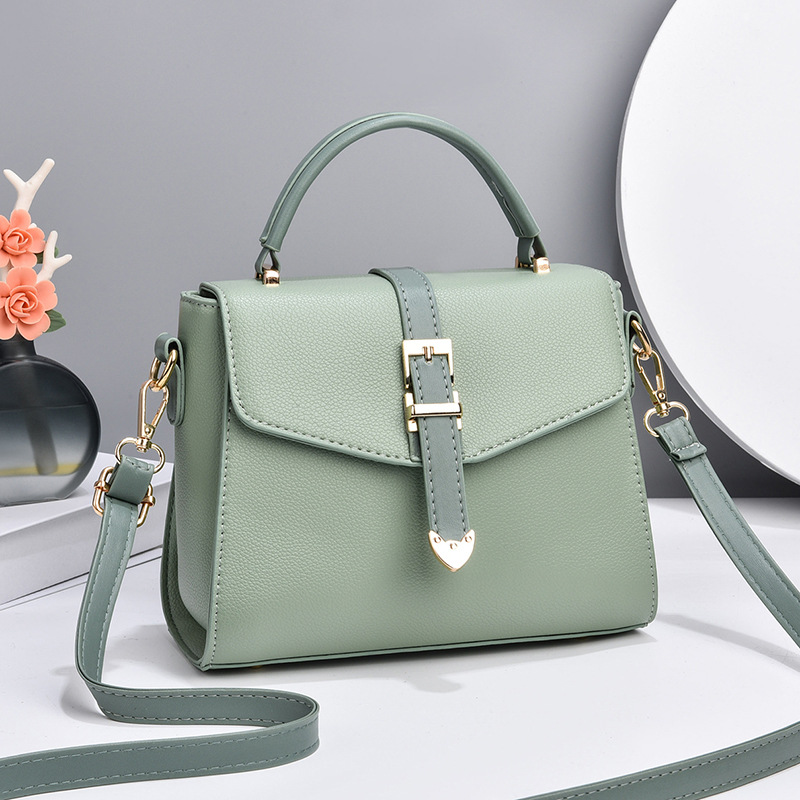 This year, women's small bags are in vogue. The 2025 new, fashionable and versatile single-shoulder crossbody bag is a bestseller full image