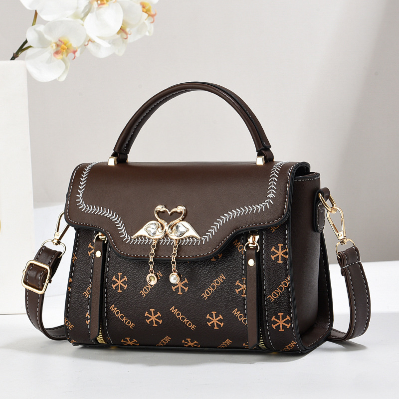 In 2025, this is a best-selling single-shoulder women's fashion brand for foreign trade. It's a new versatile summer crossbody bag for women undefined
