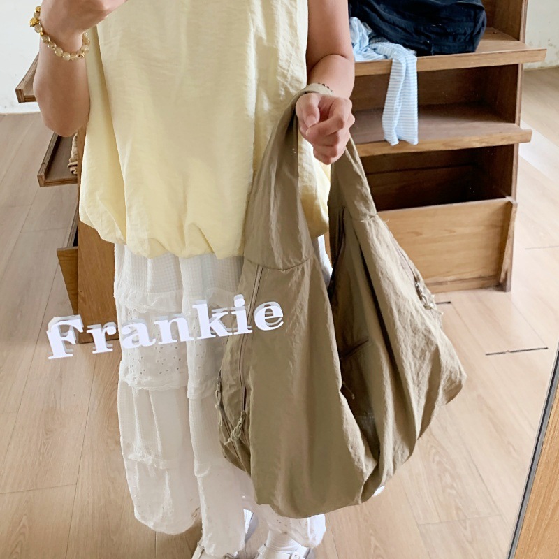 新款时尚托特包大容量腋下简约纯色通勤休闲百搭慵懒风单肩包 details Picture