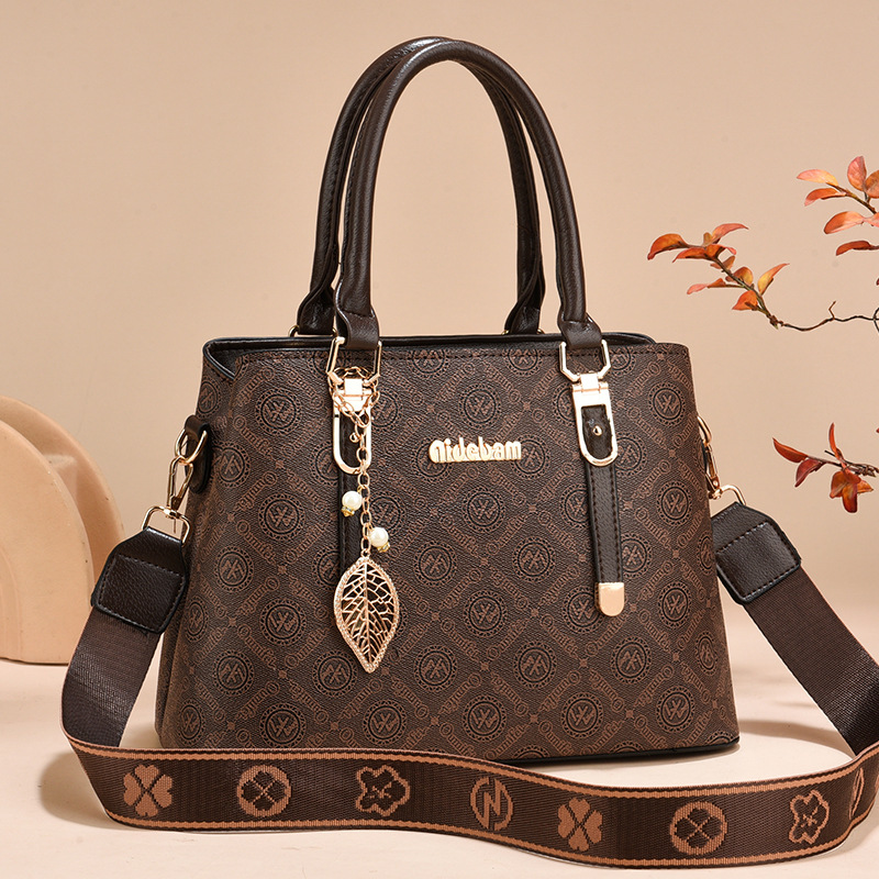 The 2025 new single-shoulder bag is trendy, fashionable and versatile. It's a great gift. It's a single-shoulder crossbody bag from an export manufacturer with a large capacity for women Specification image