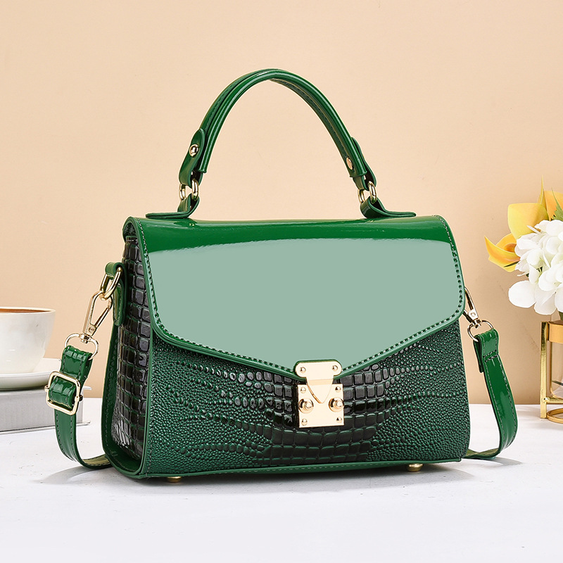 Manufacturer's foreign trade fashionable, versatile, trendy single-shoulder crossbody, popular small women's bag, new women's summer bag, ladies' undefined