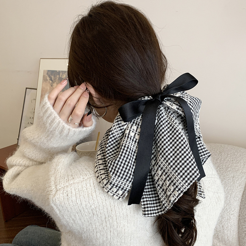 Korean-style bow, checkered square scarf hair tie, high-end female look, large intestine hair tie, niche design, oversized hair tie and hair accessory Application Scenario